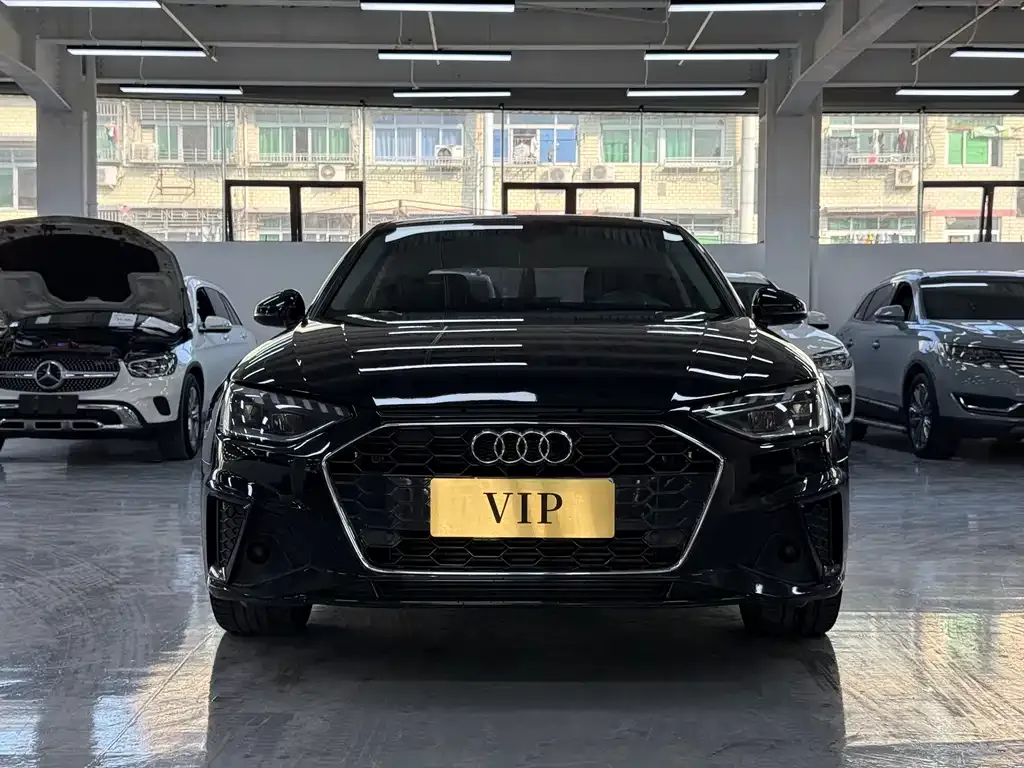 Audi A4L 2021 из CN, фото 2
