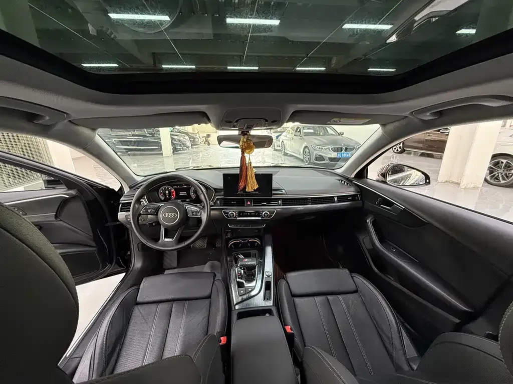 Audi A4L 2021 из CN, фото 9
