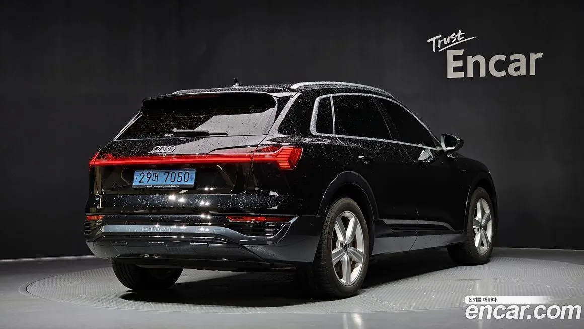 Audi Q8 e-tron 2024 из KR, фото 2