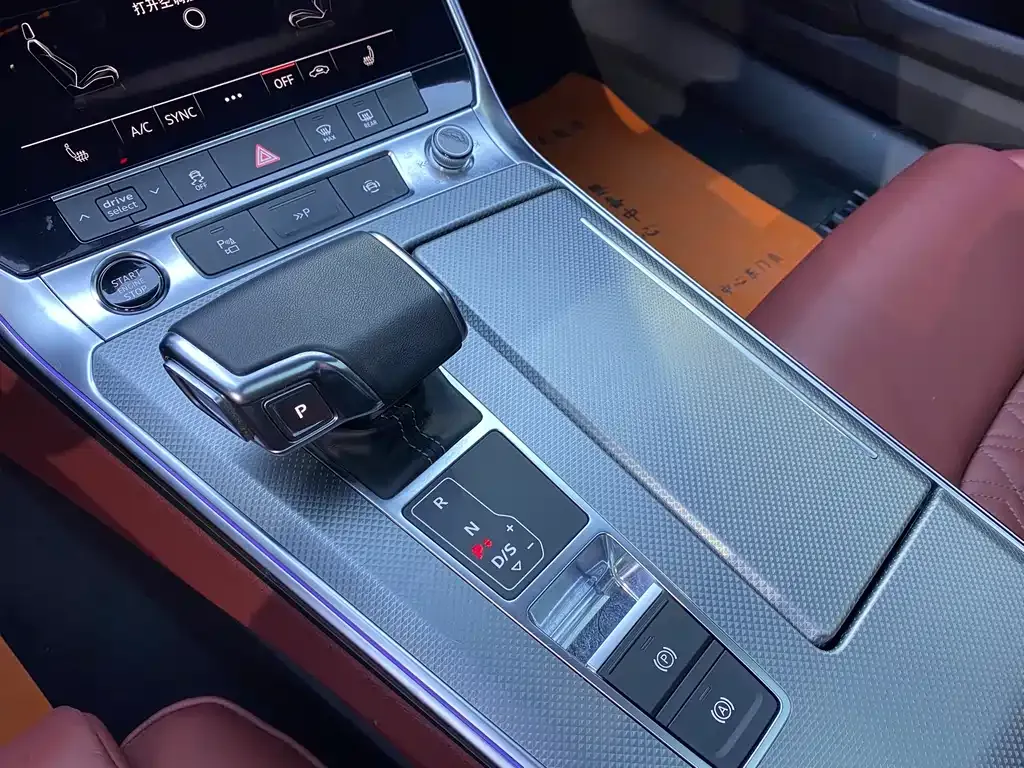 Audi A7L 2024 из CN, фото 10
