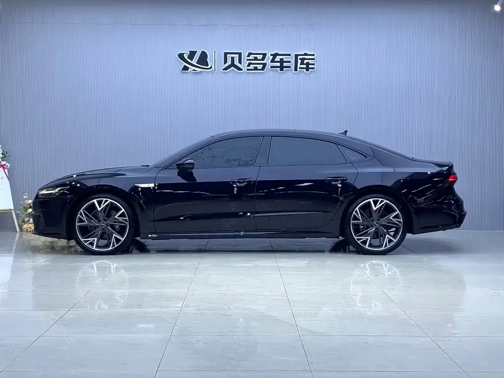 Audi A7L 2024 из CN, фото 3
