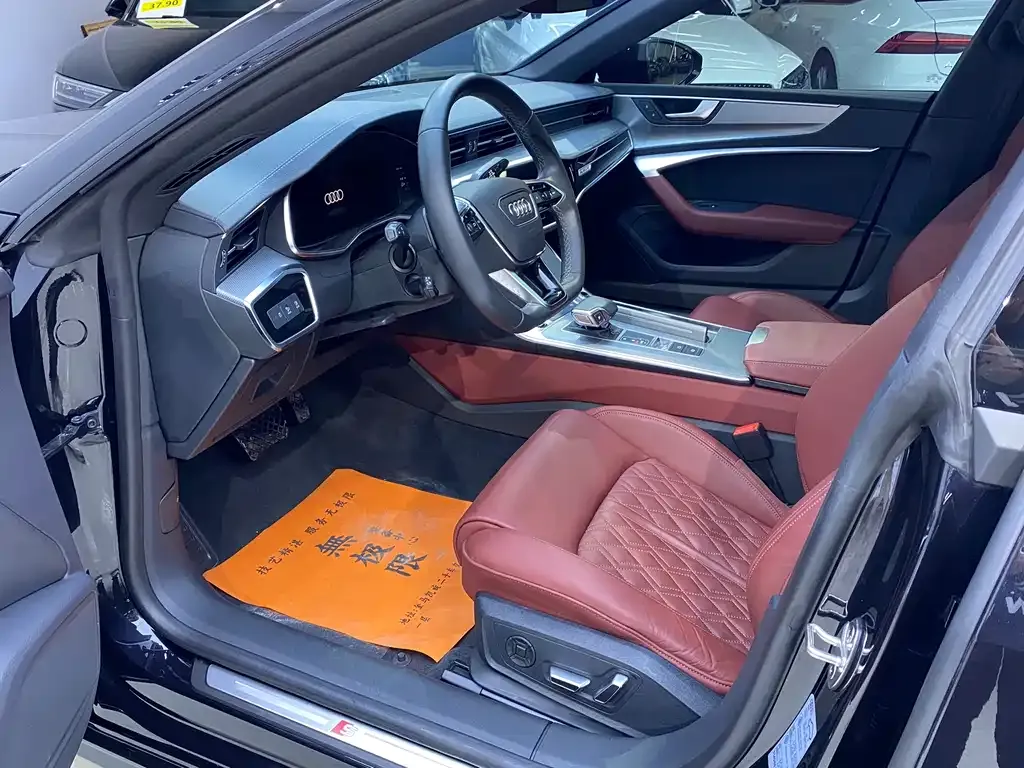 Audi A7L 2024 из CN, фото 7
