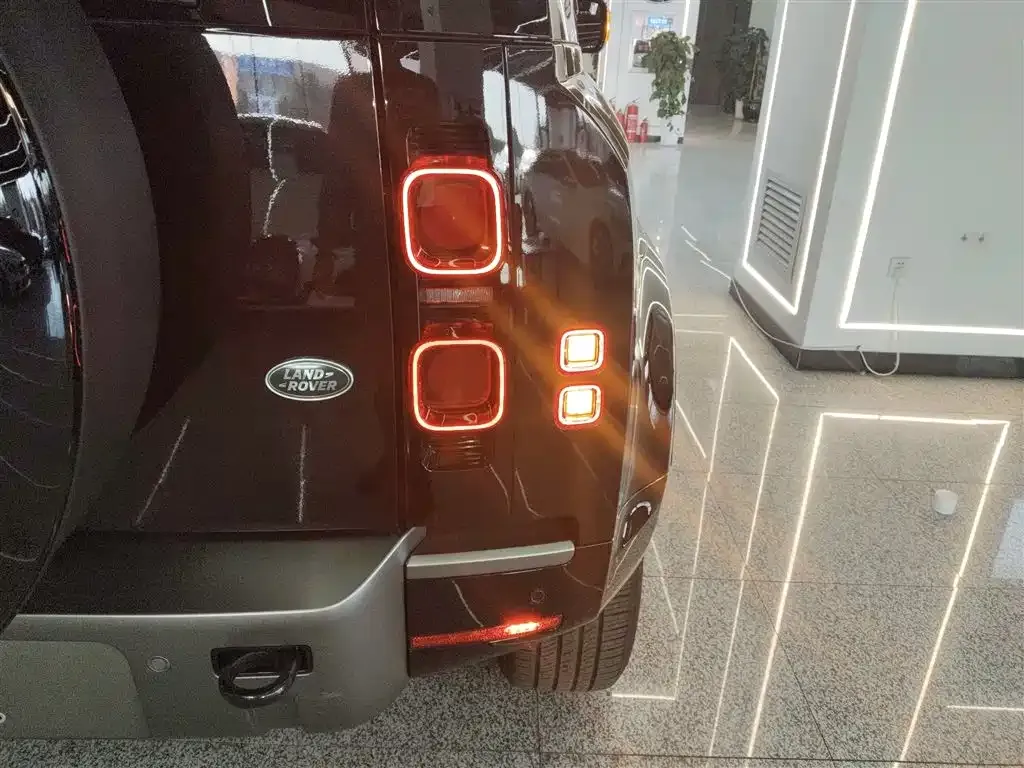 Land Rover Defender 2024 из CN, фото 8