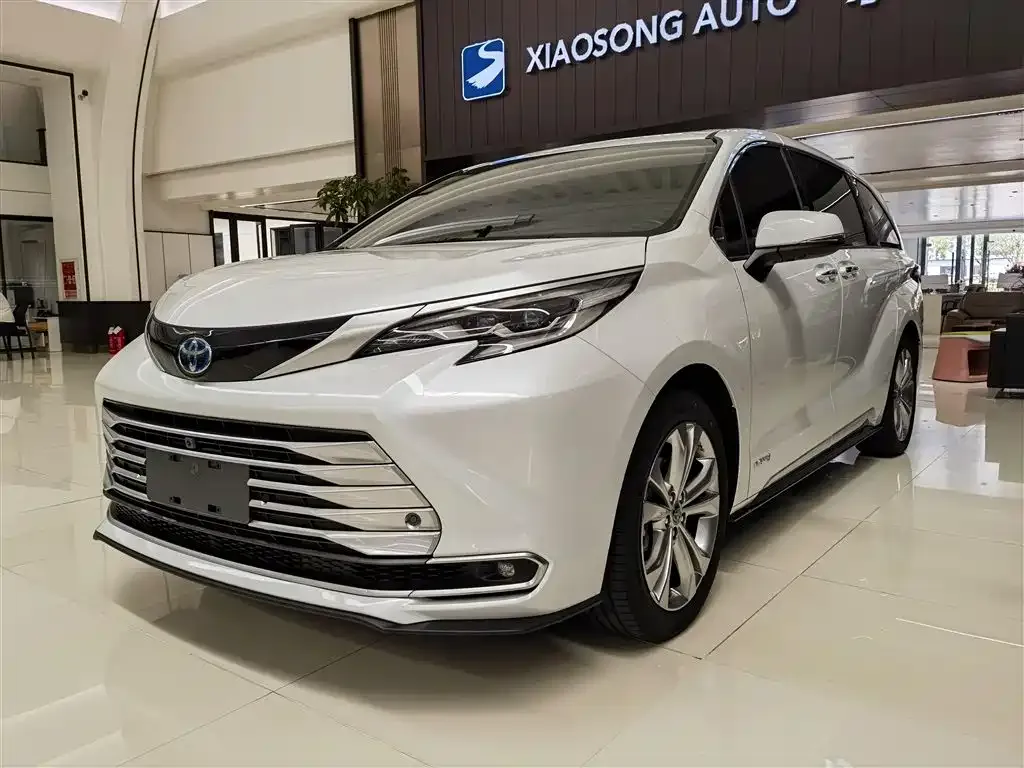 Toyota Sienna 2024 из CN, фото 1