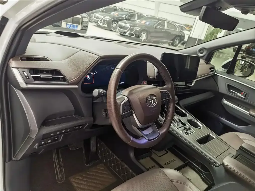 Toyota Sienna 2024 из CN, фото 10