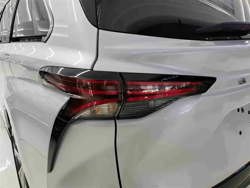 Toyota Sienna 2024 из CN, фото 6