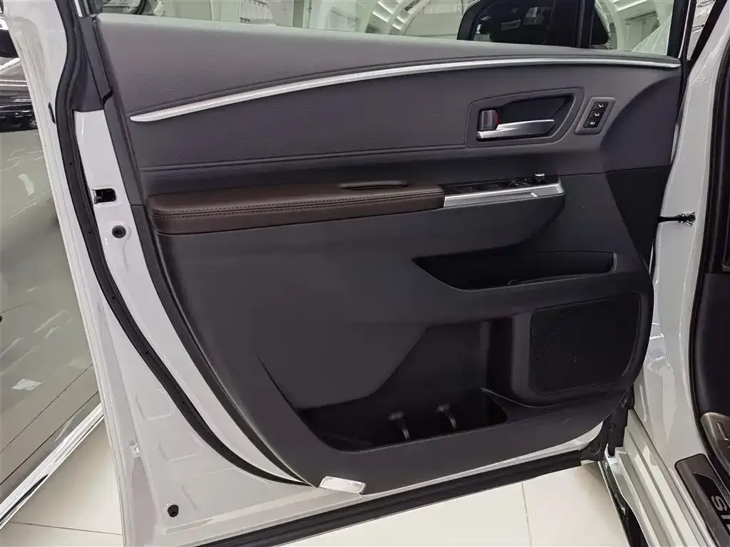 Toyota Sienna 2024 из CN, фото 8