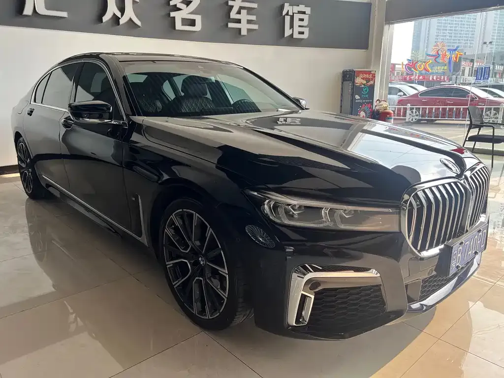 BMW 7 Series 2022 из CN, фото 1