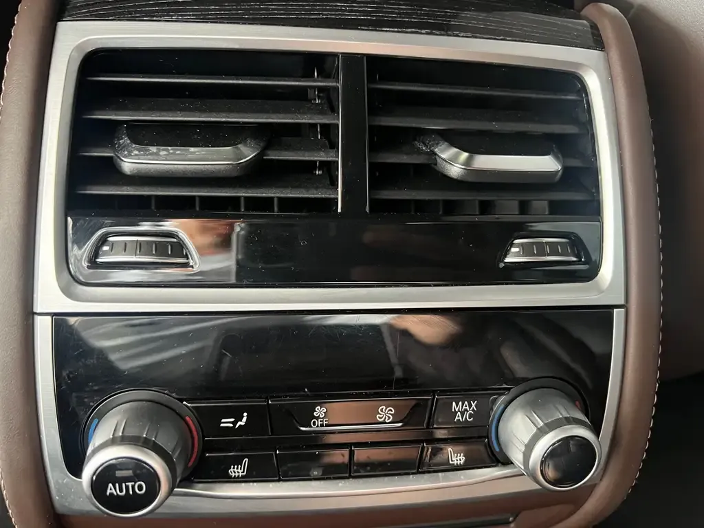 BMW 7 Series 2022 из CN, фото 8