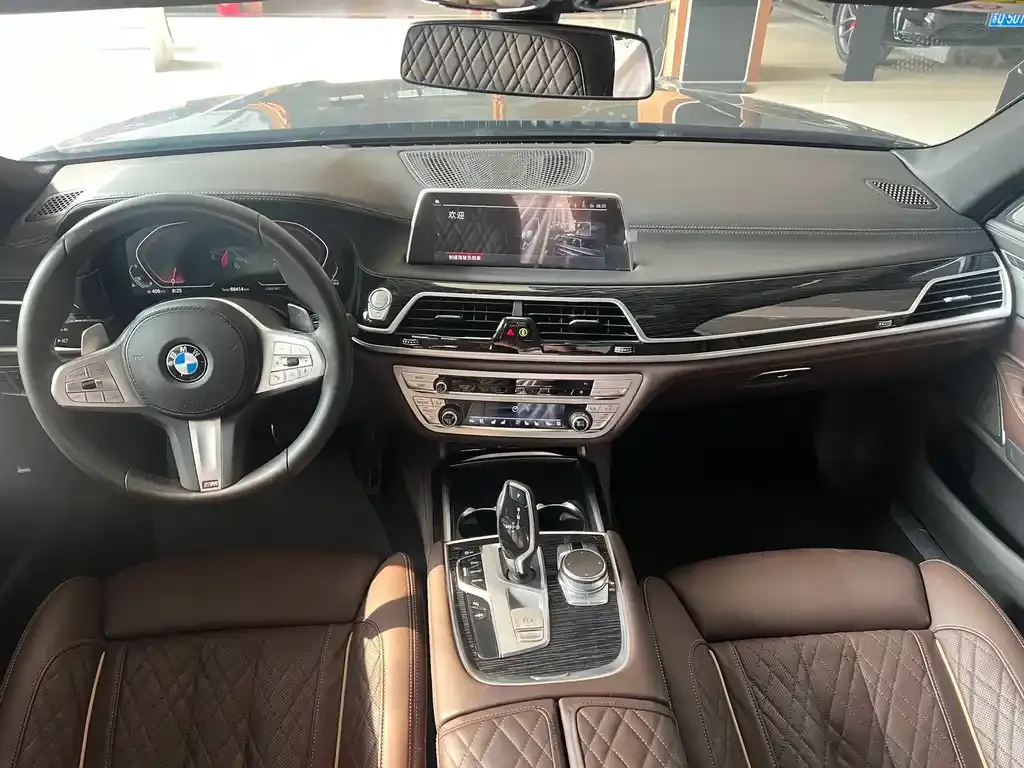 BMW 7 Series 2022 из CN, фото 9
