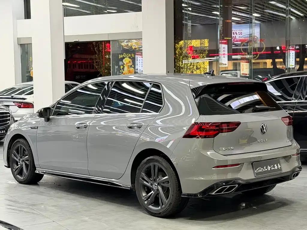 Volkswagen Golf 2024 из CN, фото 4