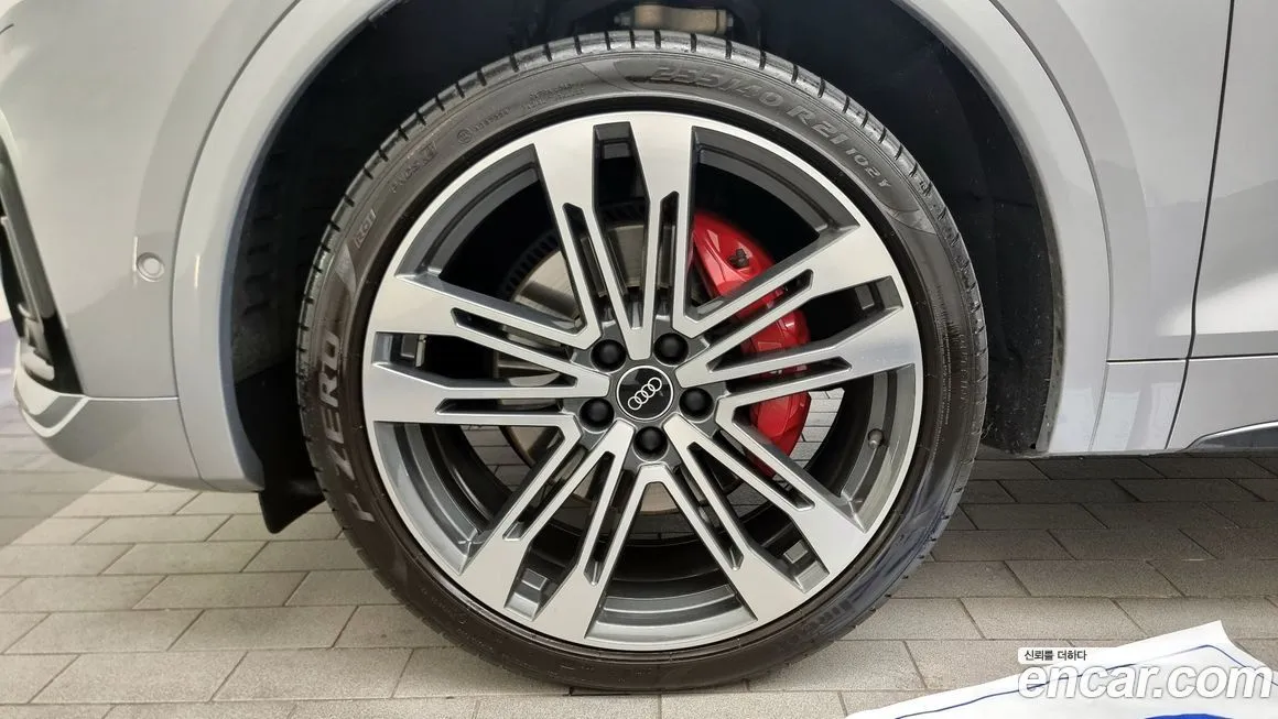 Audi SQ5 2021 из KR, фото 5