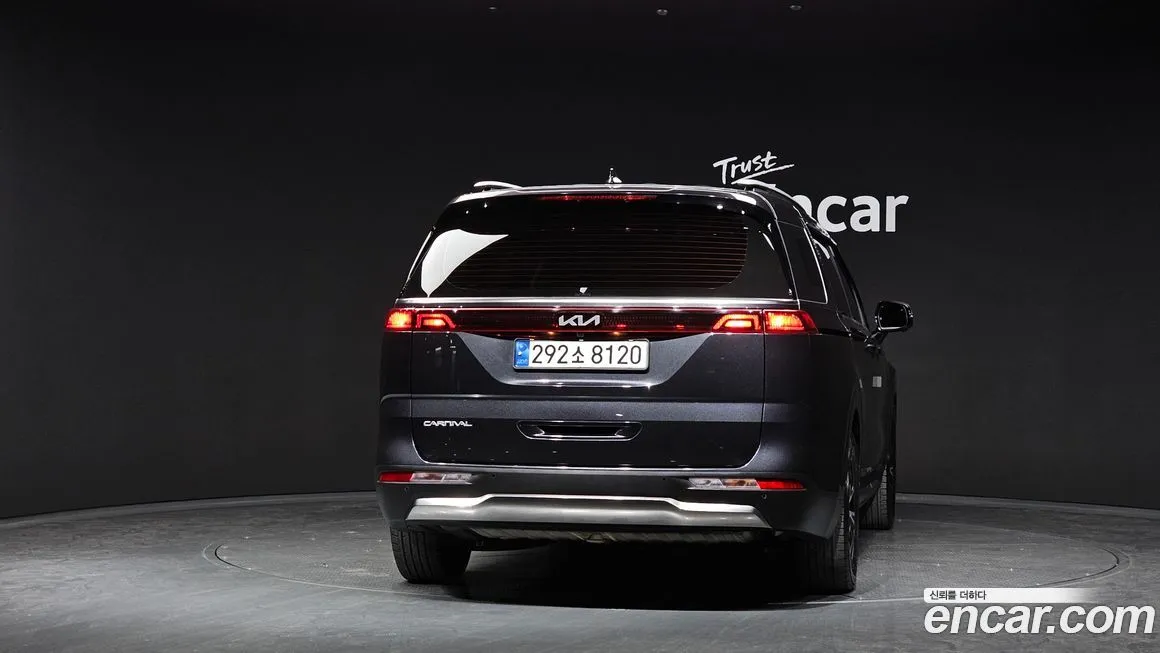 Kia Carnival — фото 4