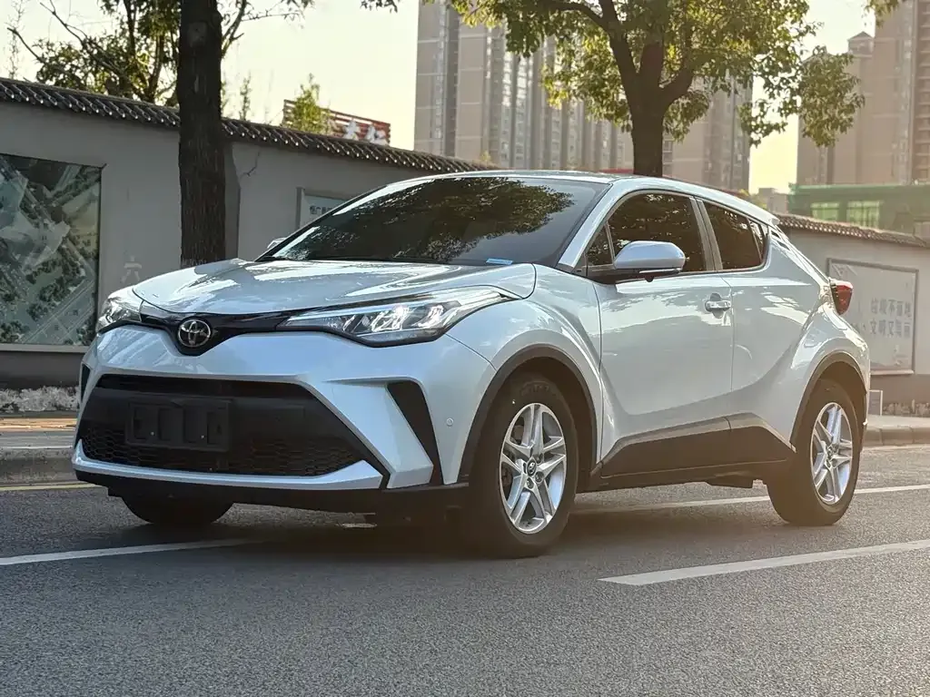 Toyota C-HR — фото 3