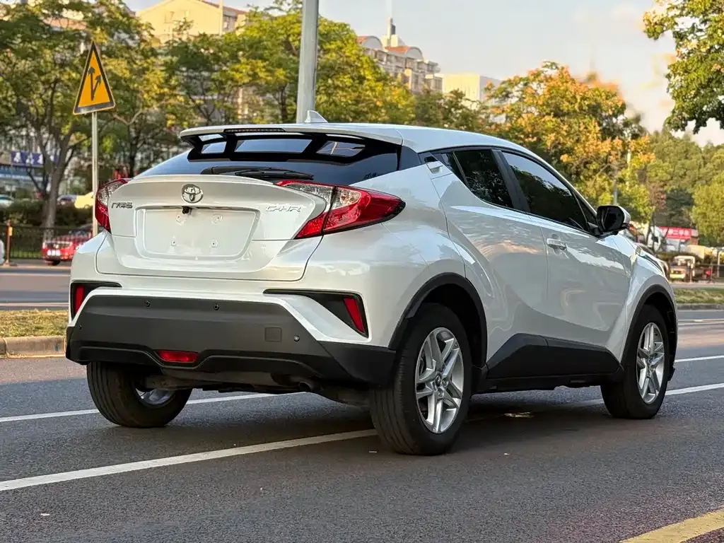 Toyota C-HR — фото 6