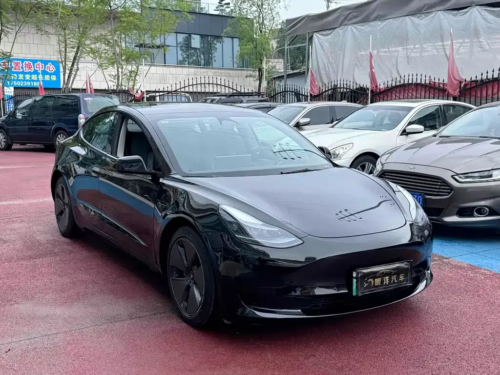 Tesla Model 3 — фото 3