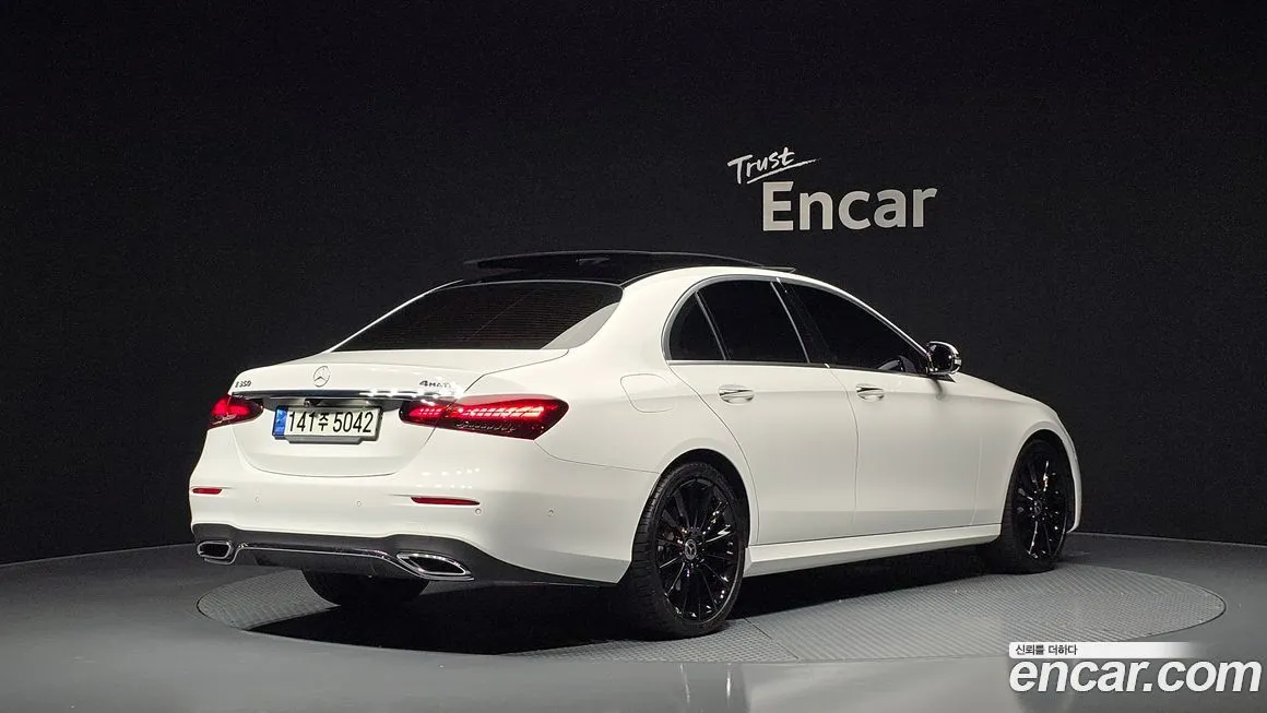 Mercedes-Benz E-Class — фото 2