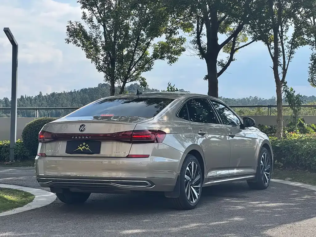 Volkswagen Passat 2022 из CN, фото 5
