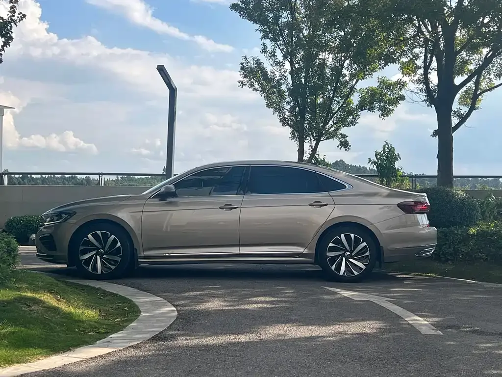 Volkswagen Passat 2022 из CN, фото 7