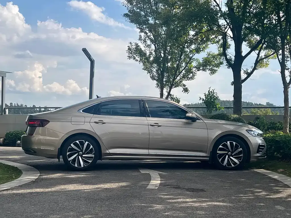 Volkswagen Passat 2022 из CN, фото 8