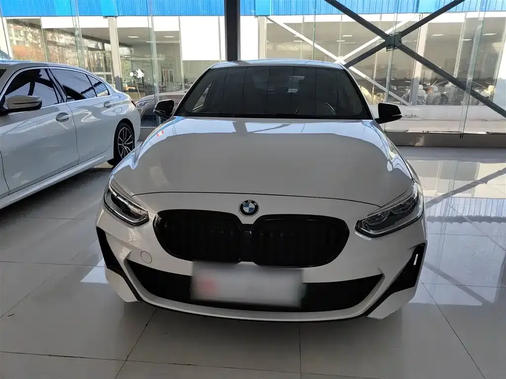 BMW 1 Series 2021 из CN, фото 3