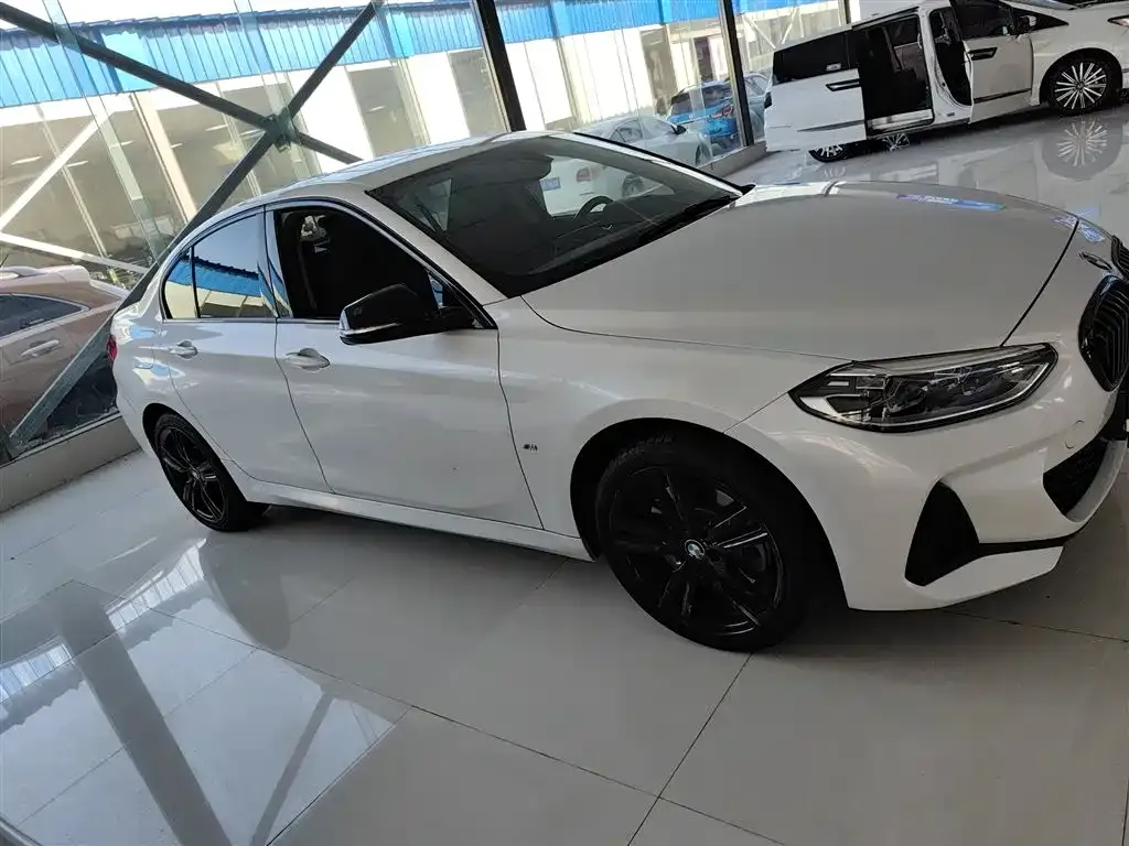 BMW 1 Series 2021 из CN, фото 4
