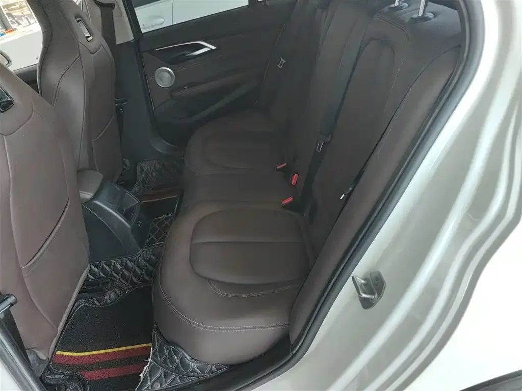BMW 1 Series 2021 из CN, фото 8