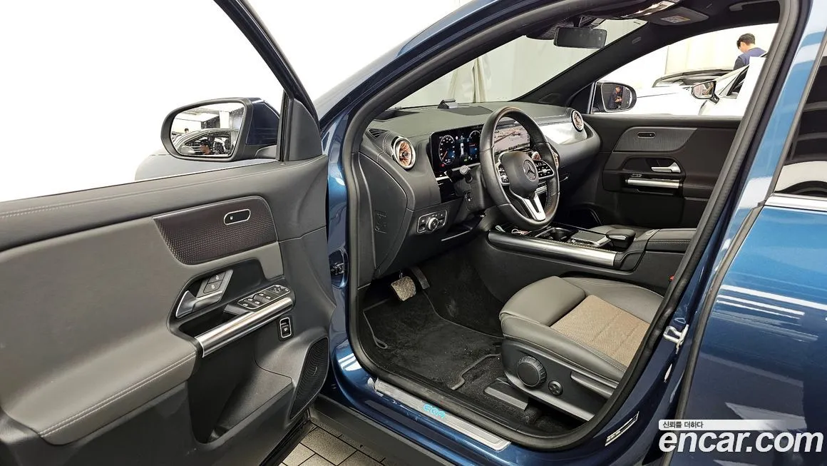 Mercedes-Benz EQA — фото 10