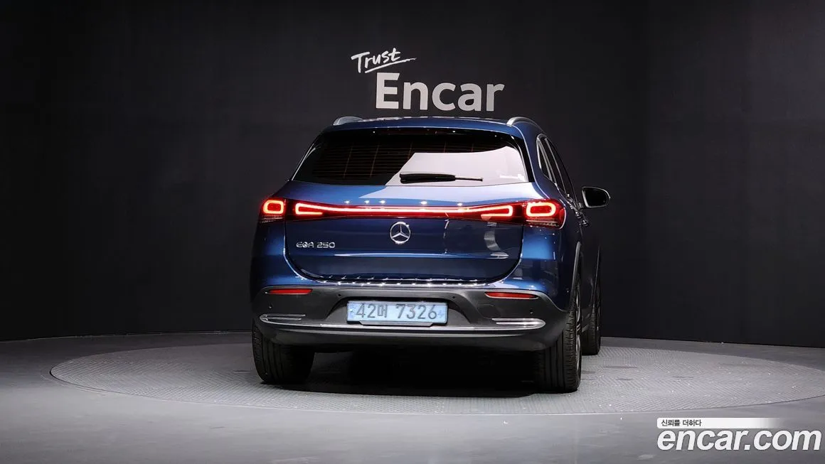 Mercedes-Benz EQA — фото 4
