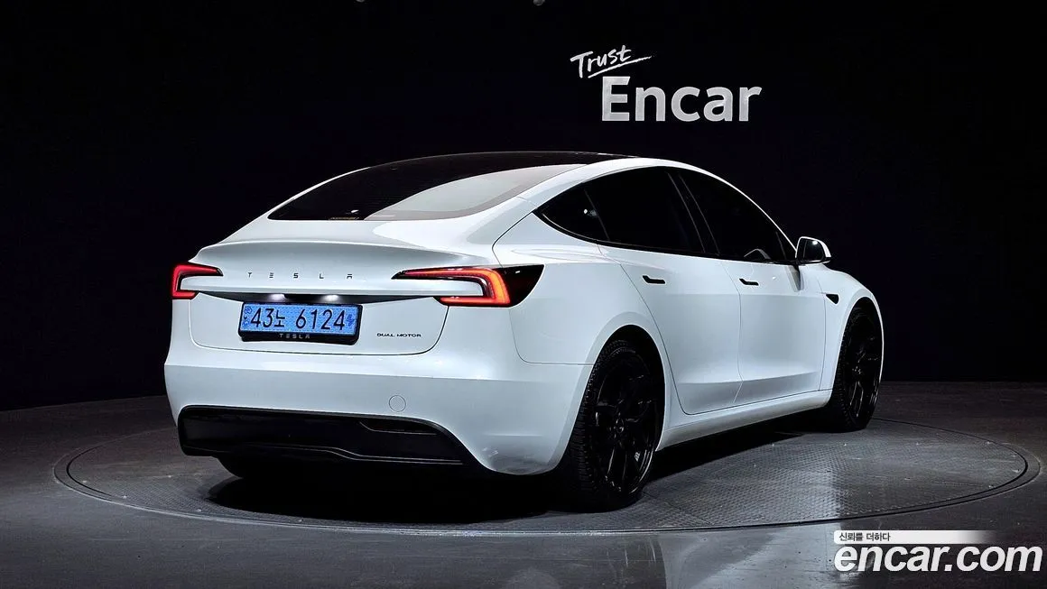 Tesla Model 3 2024 из KR, фото 2