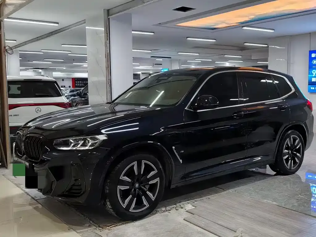 BMW iX3