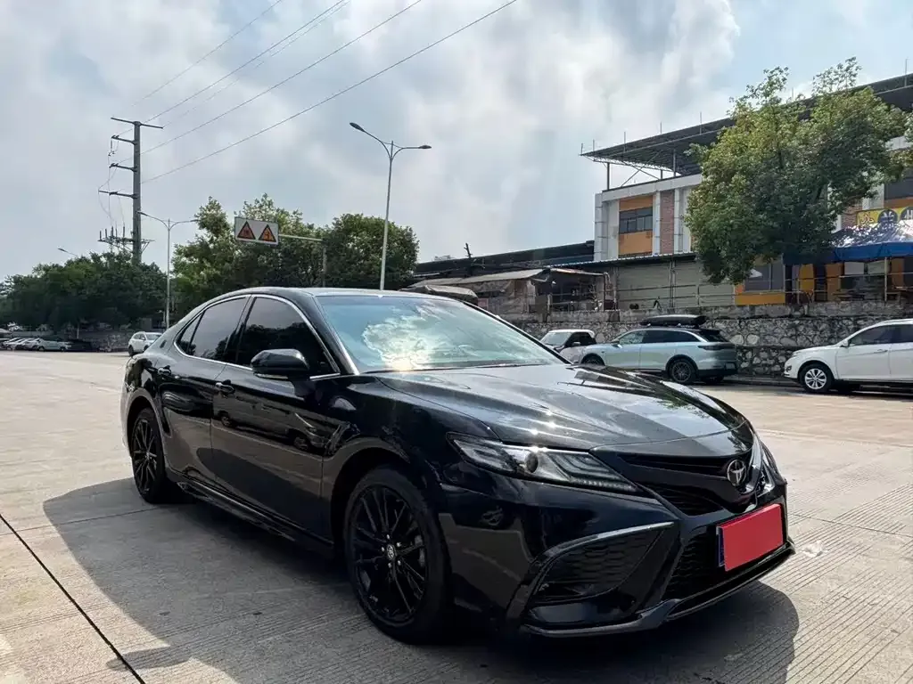 Toyota Camry 2023 из CN, фото 1