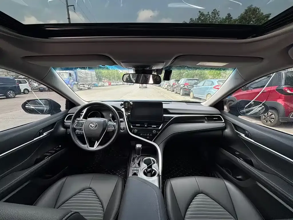 Toyota Camry 2023 из CN, фото 5