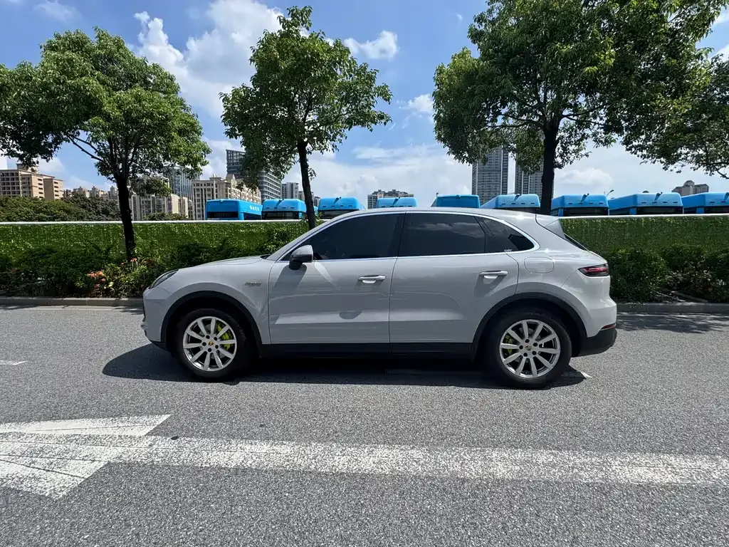 Porsche Cayenne Hybrid 2021 из CN, фото 3