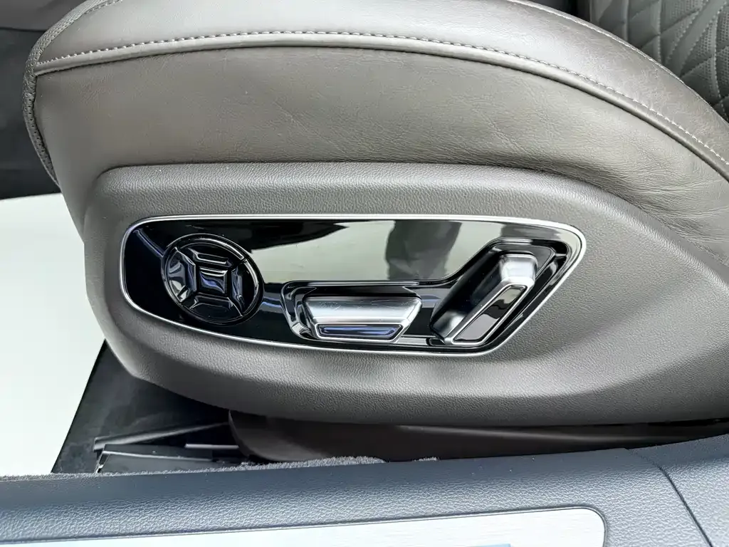 Audi A8 2021 из CN, фото 10