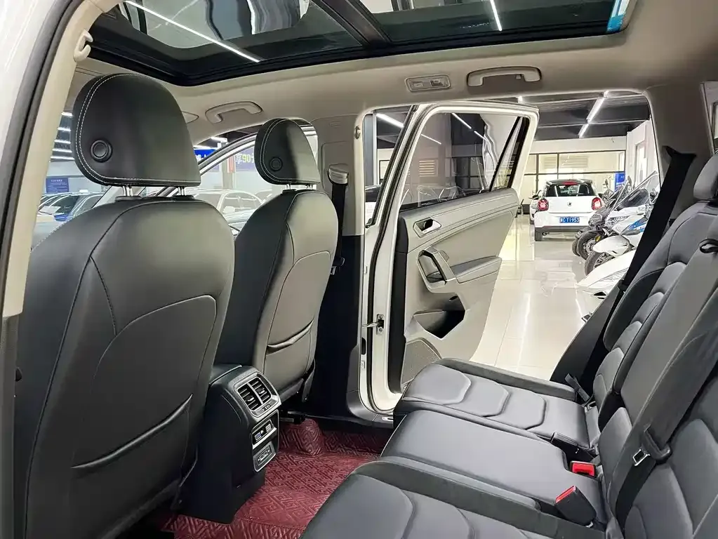 Volkswagen Tiguan L 2021 из CN, фото 6