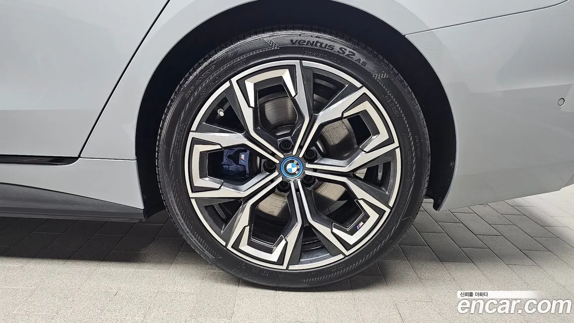 BMW i4 2024 из KR, фото 5