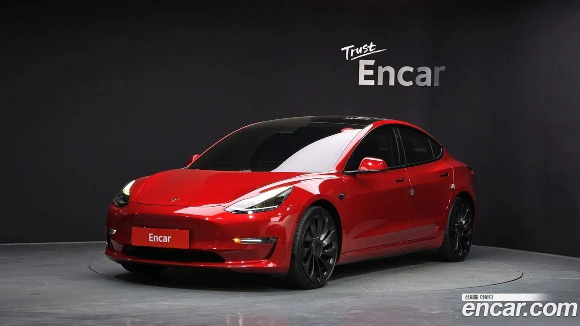 Tesla Model 3 — фото 1