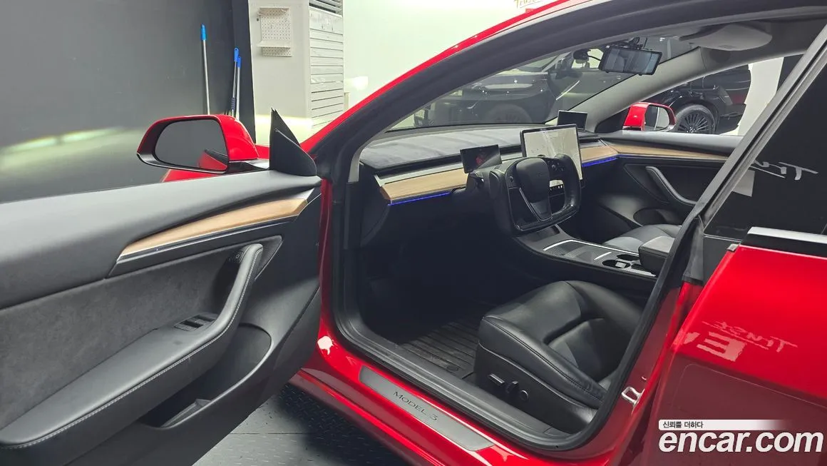 Tesla Model 3 — фото 10