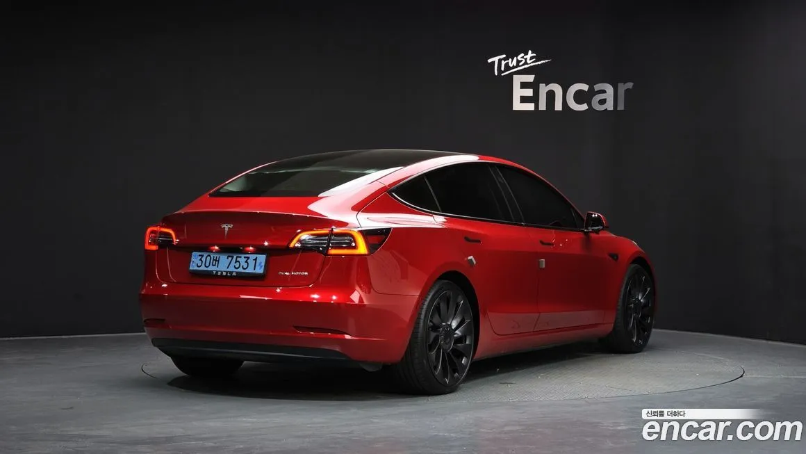Tesla Model 3 — фото 2