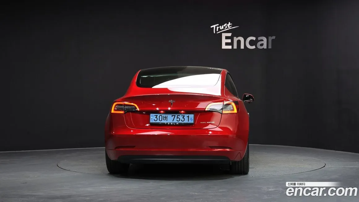 Tesla Model 3 — фото 4