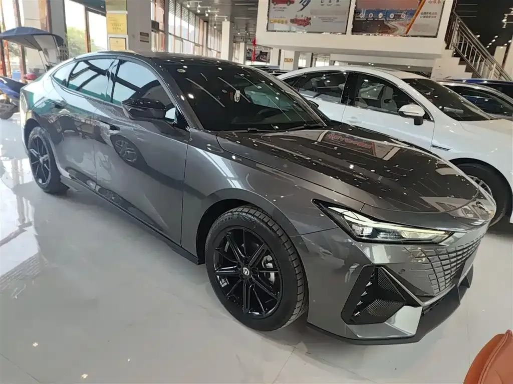Changan UNI-V 2023 из CN, фото 4