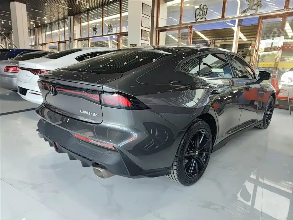 Changan UNI-V 2023 из CN, фото 7