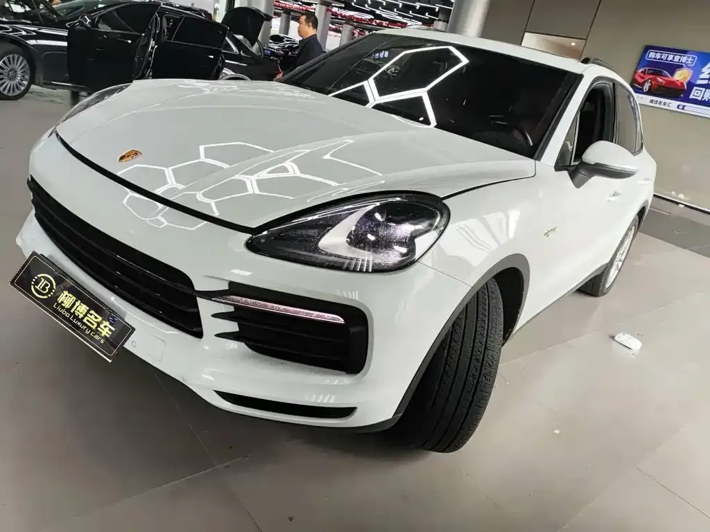 Porsche Cayenne Hybrid 2022 из CN, фото 1