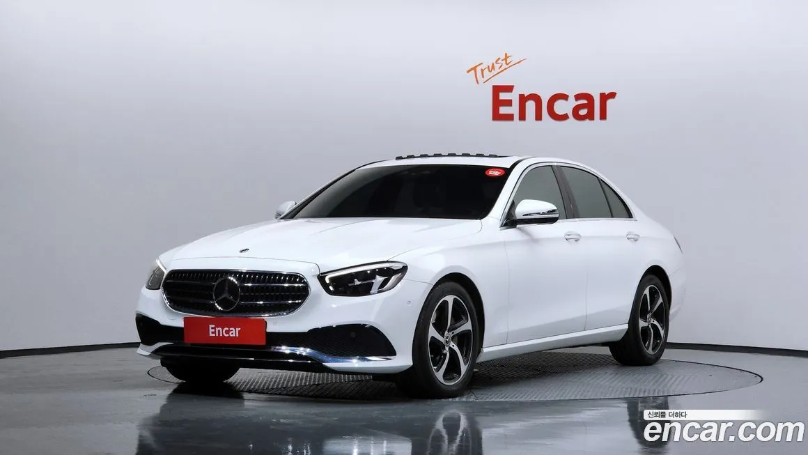 Mercedes-Benz E-Class — фото 1