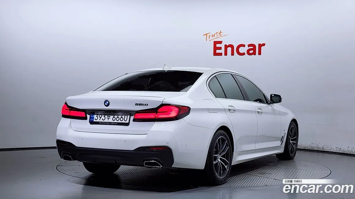 BMW 5-Series 2023 из KR, фото 2
