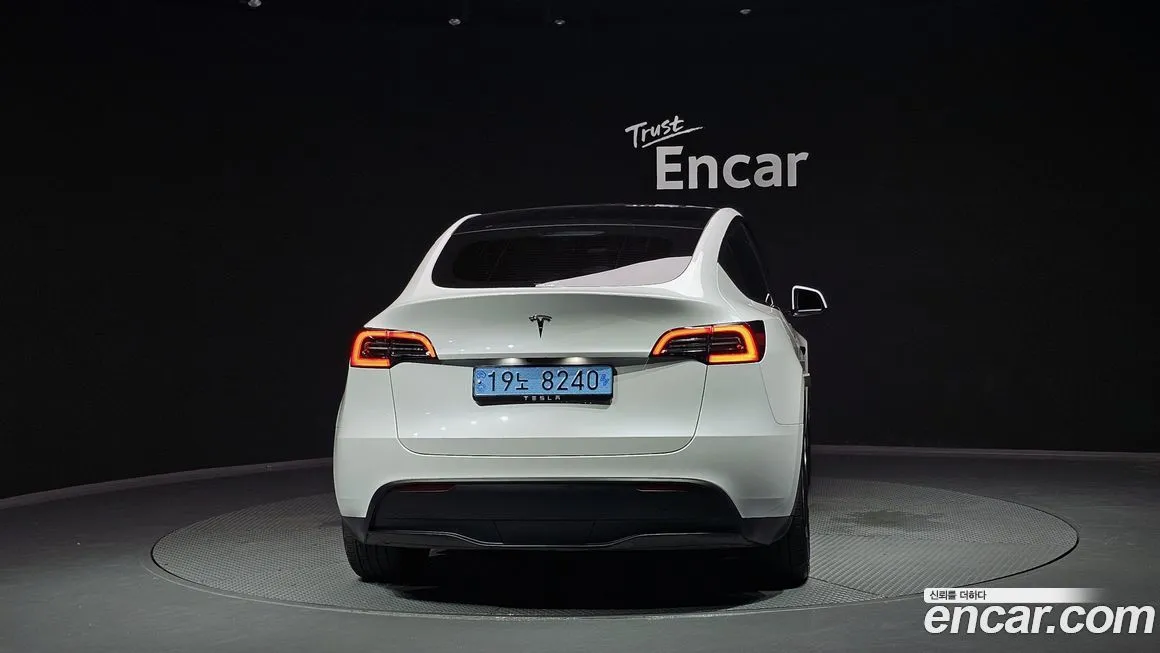 Tesla Model Y — фото 4