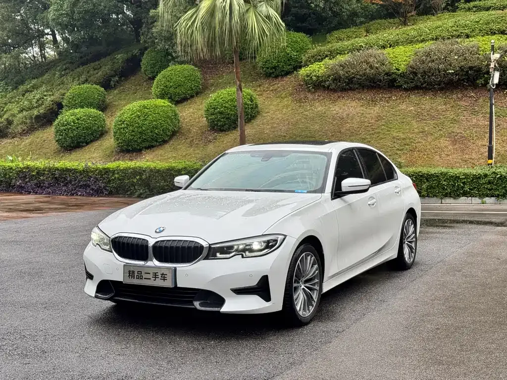 BMW 3 Series 2022 из CN, фото 1