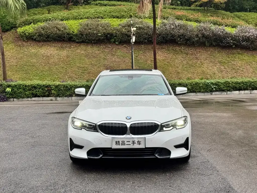 BMW 3 Series 2022 из CN, фото 2