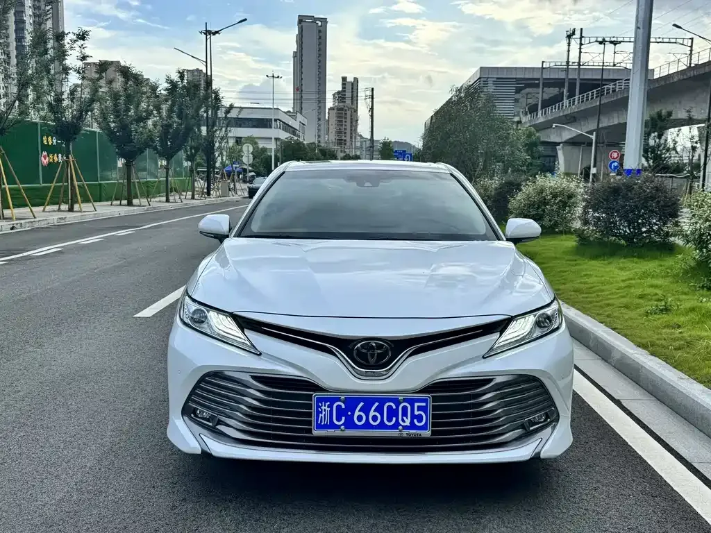 Toyota Camry 2021 из CN, фото 2